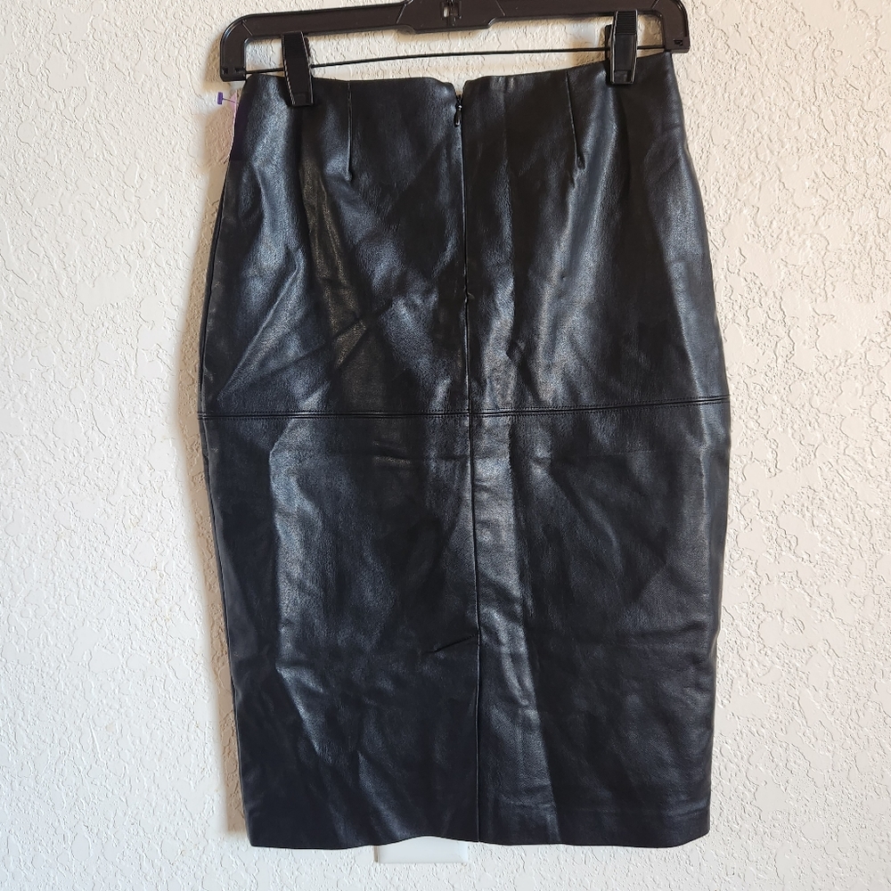 🔥NWOT Faux Leather Pencil Wiggle Skirt Vegan Size 2P - Picture 4 of 10